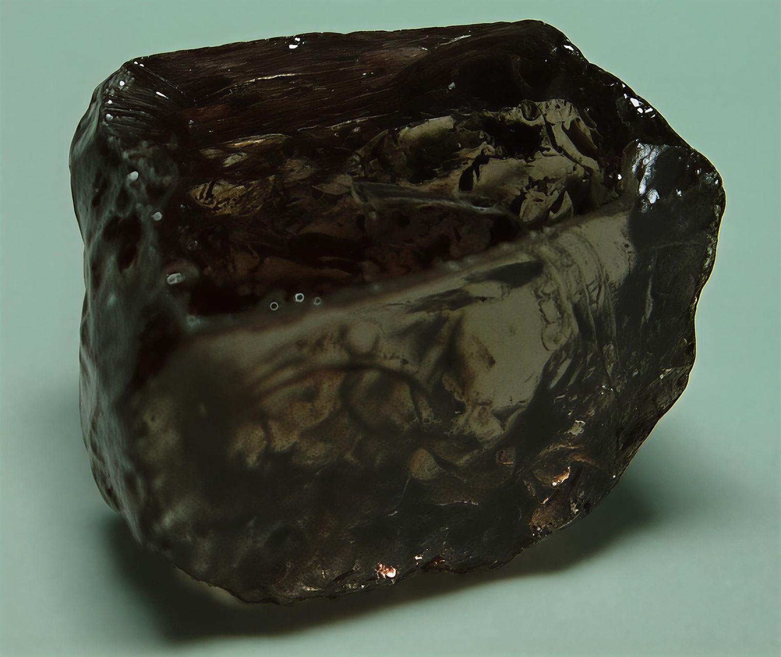 Investment-Grade Color Change Garnet — The Bekily Blue & Tanzanian Sourcing